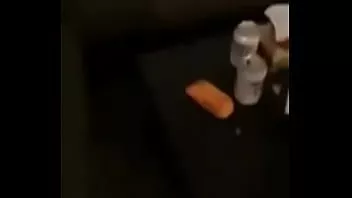 play Aziatische studente krijgt haar eerste lul