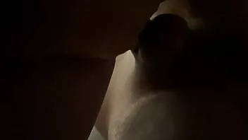 Afspelen Onder het oog van doggystyle beukende kutjes. meer video's in onderstaande link