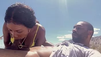 play Quasi sorpreso a fare sesso nel deserto