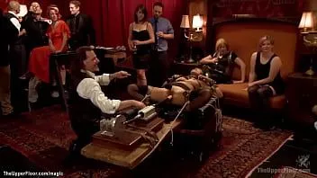 play Machine esclave asiatique et grosse bite baisée