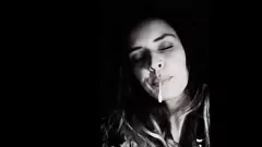 تشغيل وشم فاسق محب فاتنة مع كس غير محلوق و كبير الثدي يتمتع دش مشبع بالبخار و حمام تجميع