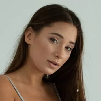 Pornostar Liya Silver