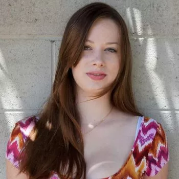 अभिनेता Natalie Moore