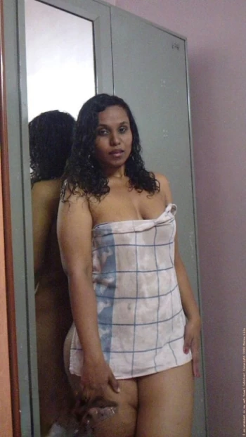 Porno Yıldızı Horny Lily