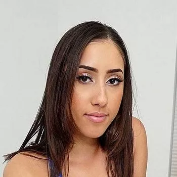 Pornstar Kira Perez