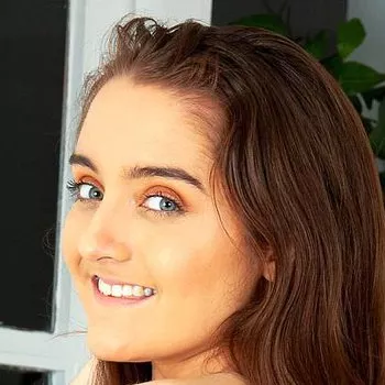قناة Tamsin Riley