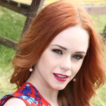Actrita Ella Hughes
