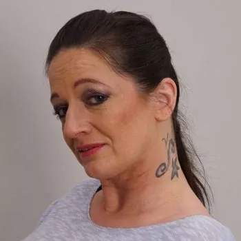 Porno Yıldızı Adrienne Kiss